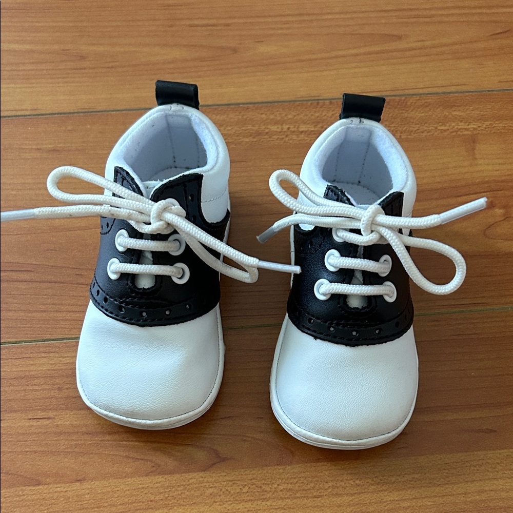 Angel Leather Lace Up Baby Shoe Size 3
